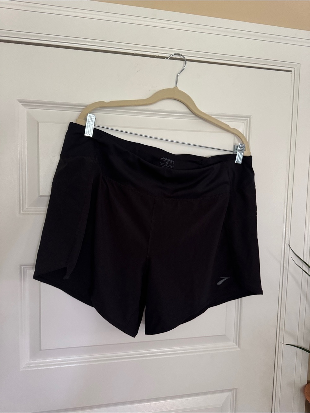 Brooks Xl Black Women's Athletic Running Shorts